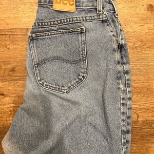 Vintage Lee 1889 Women’s 32x27 Petite Mom Blue Jeans